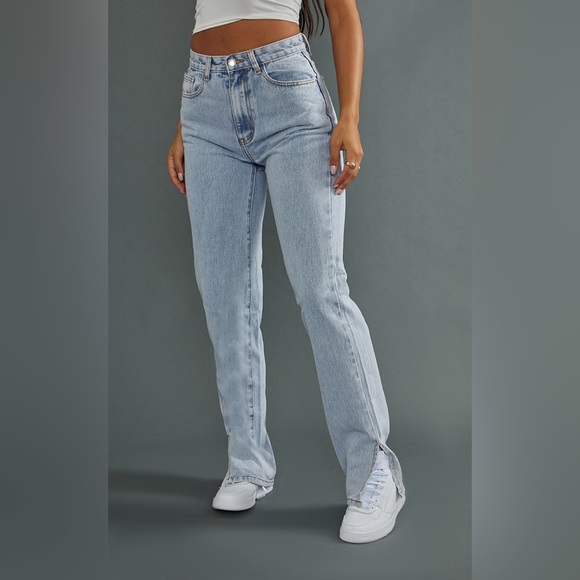 PrettyLittleThing Denim - PLT NWT BLEACH BLUE SPLIT HEM JEANS WITH BUM DISTRESS
